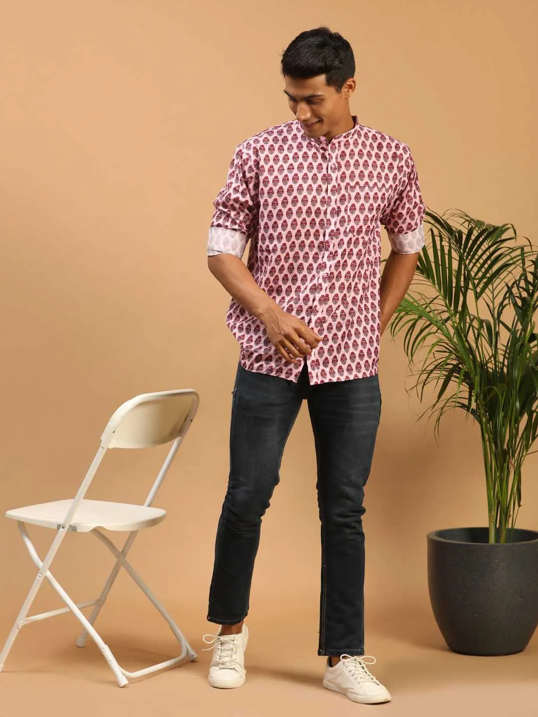 VASTRAMAY Men's Pink Cotton Blend Printed Shirt